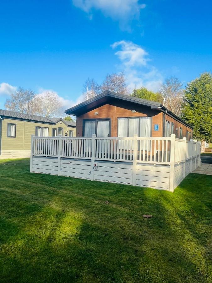 Bushmills Lodge With Hot Tub Thornton (East Yorkshire) Exterior foto